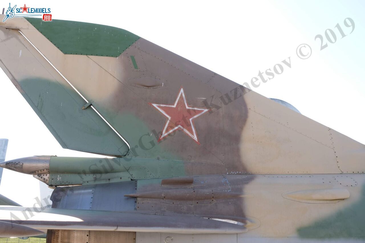 MiG-21UM_25.jpg