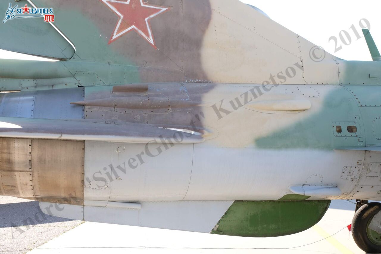 MiG-21UM_27.jpg