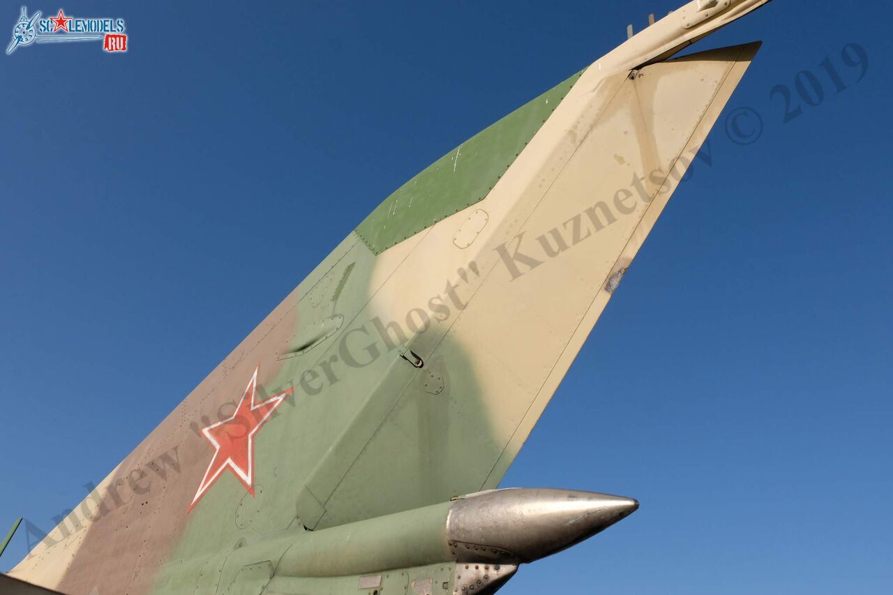 MiG-21UM_286.jpg