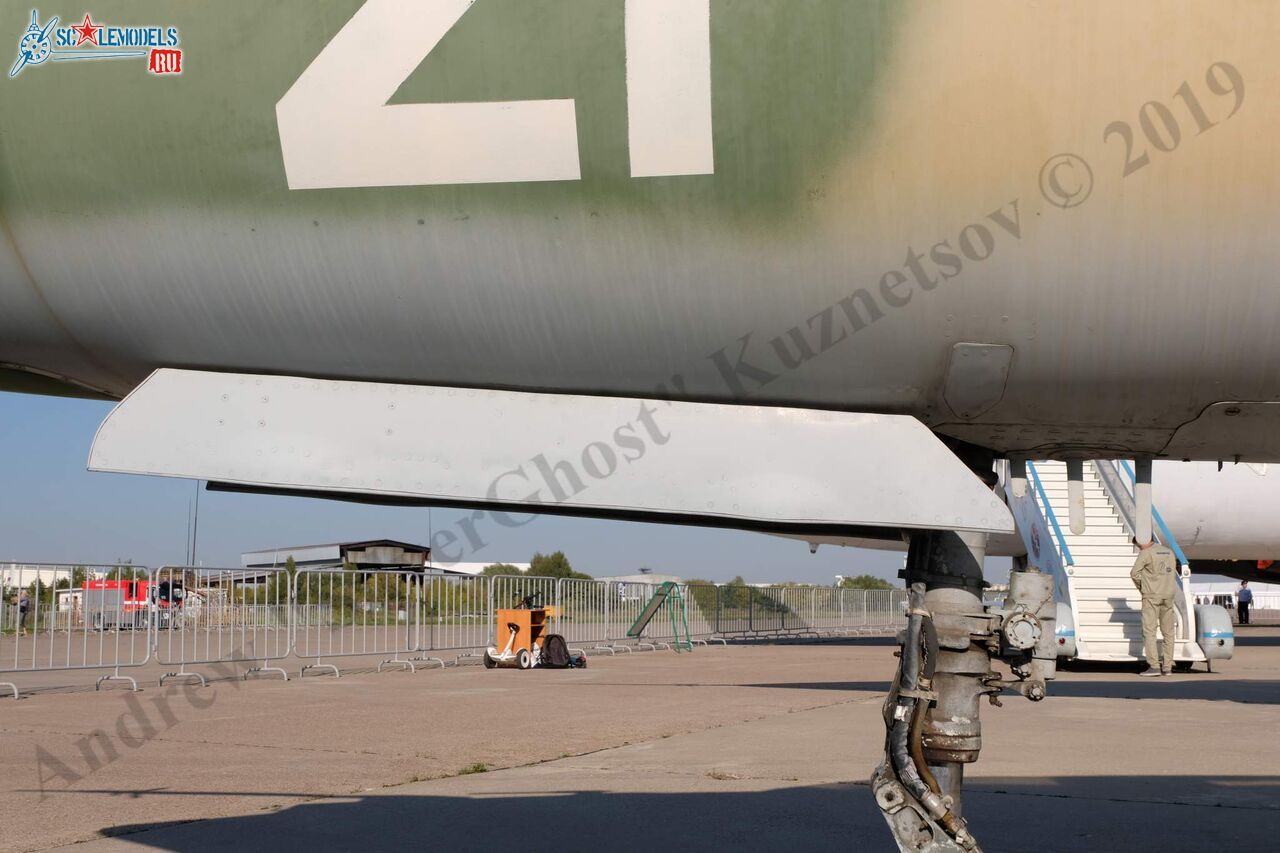 MiG-21UM_39.jpg