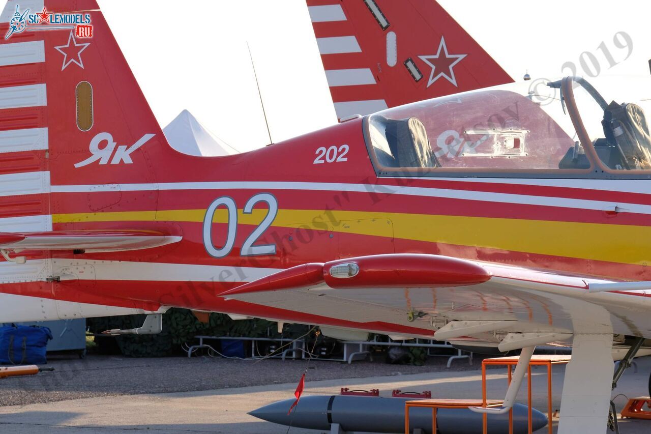 Yak-152_132.jpg