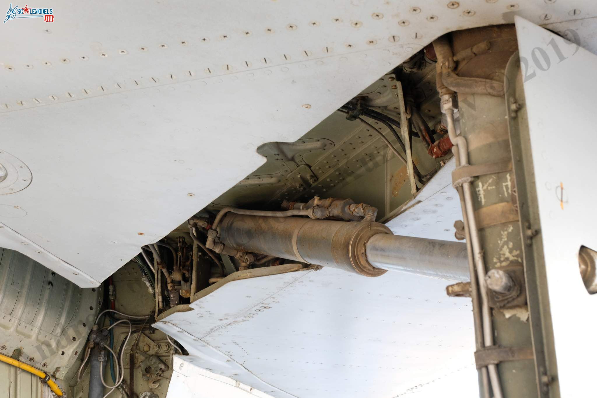 MiG-21UM_381.jpg