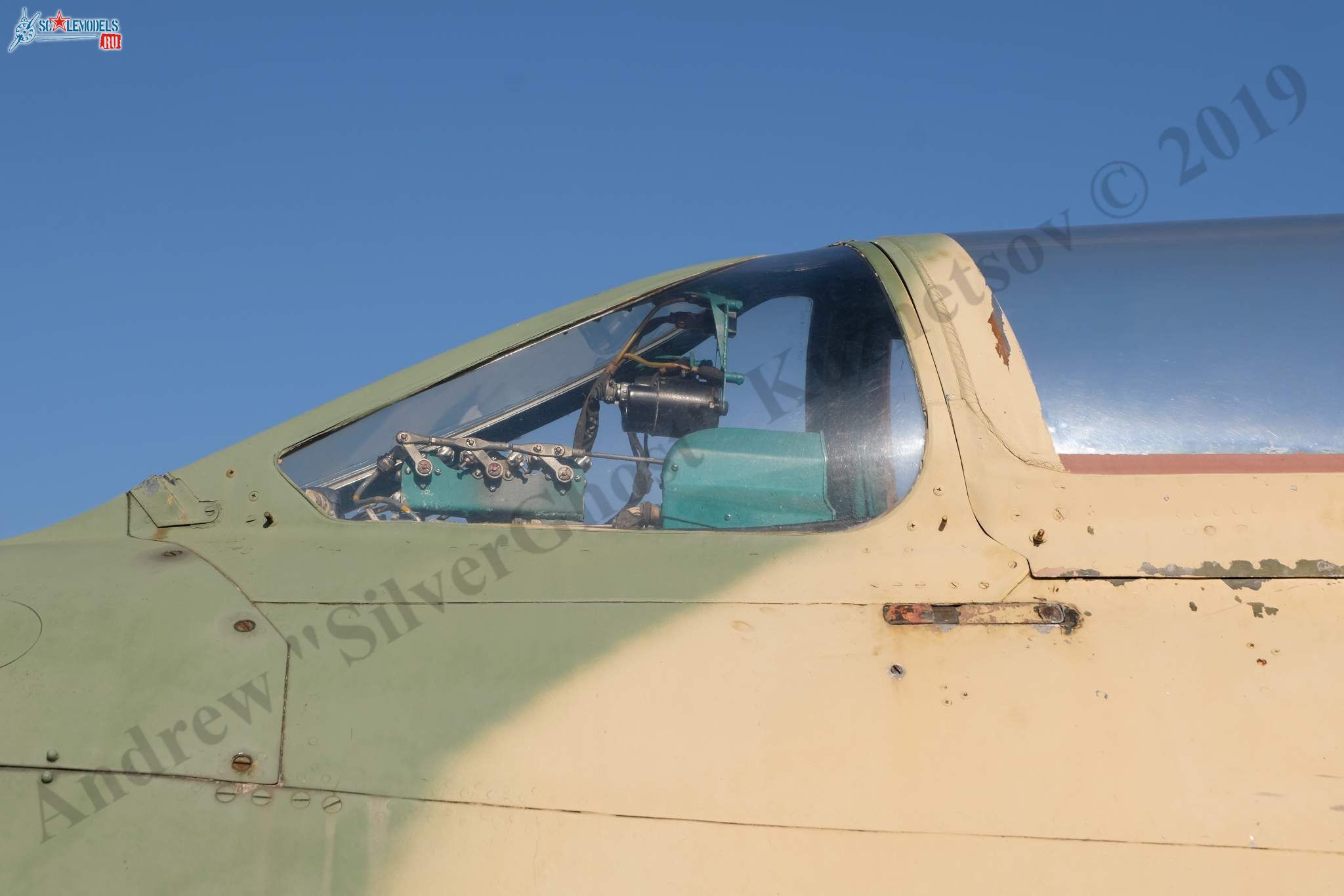 MiG-21UM_40.jpg
