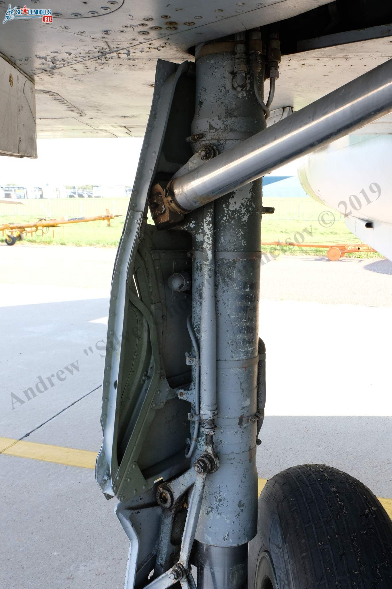 MiG-21UM_400.jpg