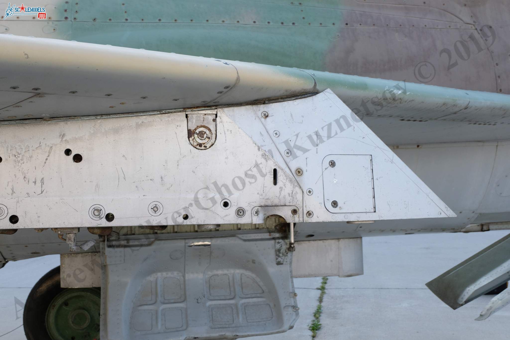 MiG-21UM_404.jpg