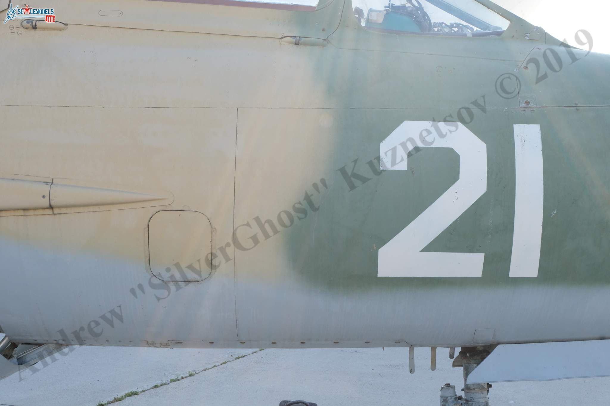 MiG-21UM_451.jpg
