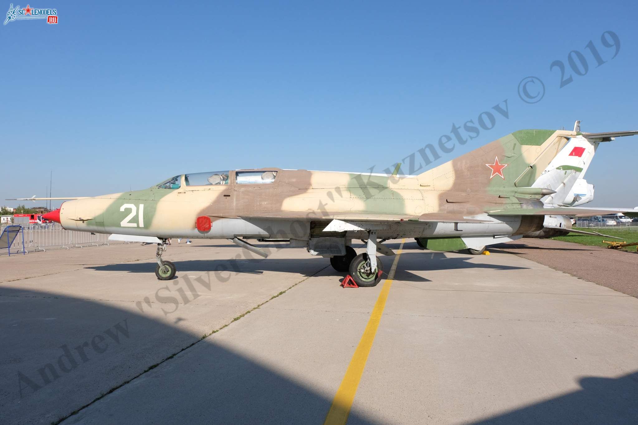 MiG-21UM_5.jpg