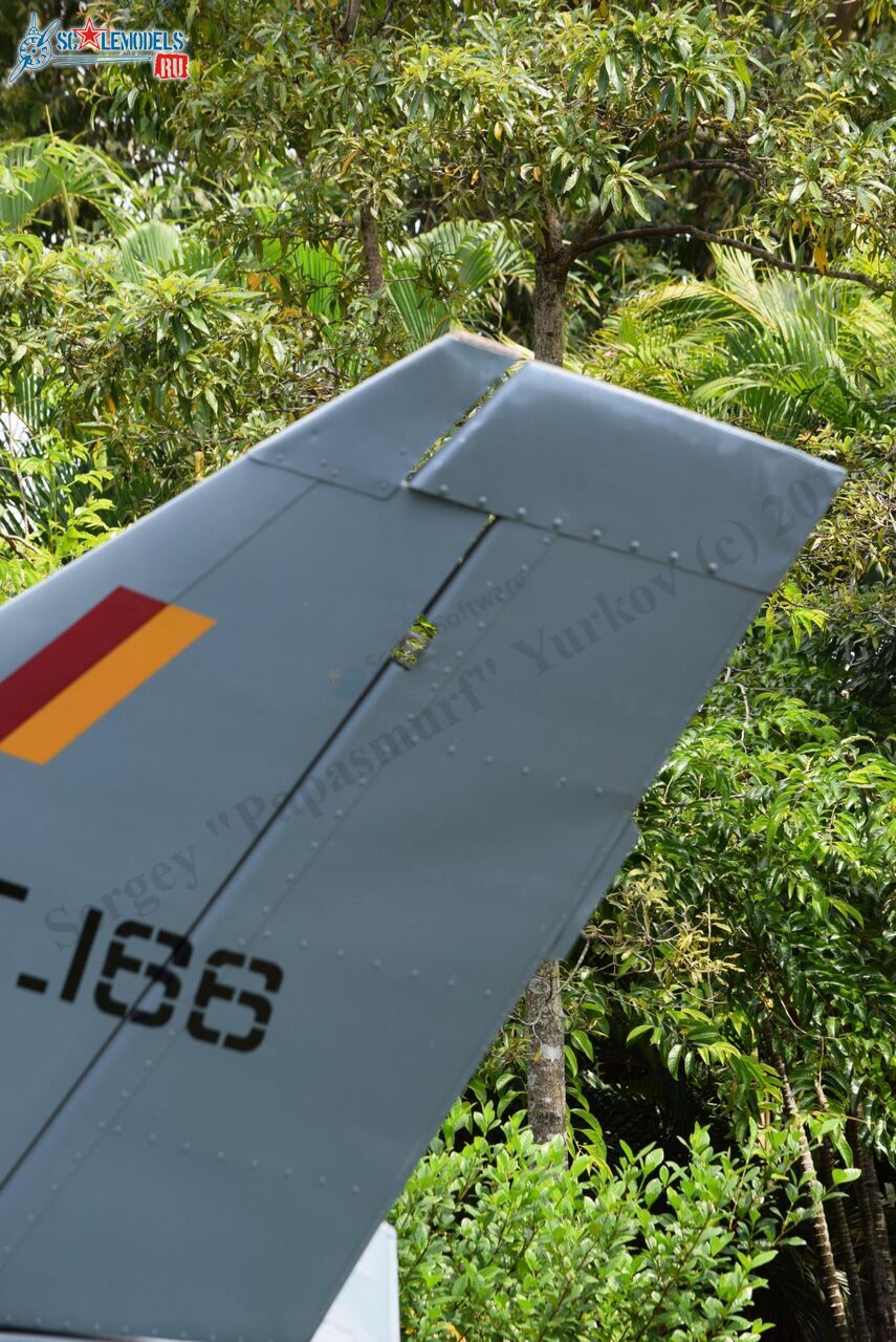 SIAI_SF.260_Ratmalana_26.jpg