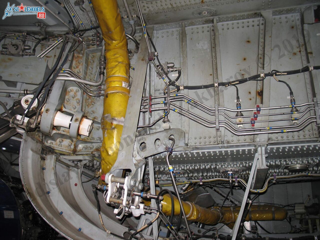 SSJ-100_details_25.jpg