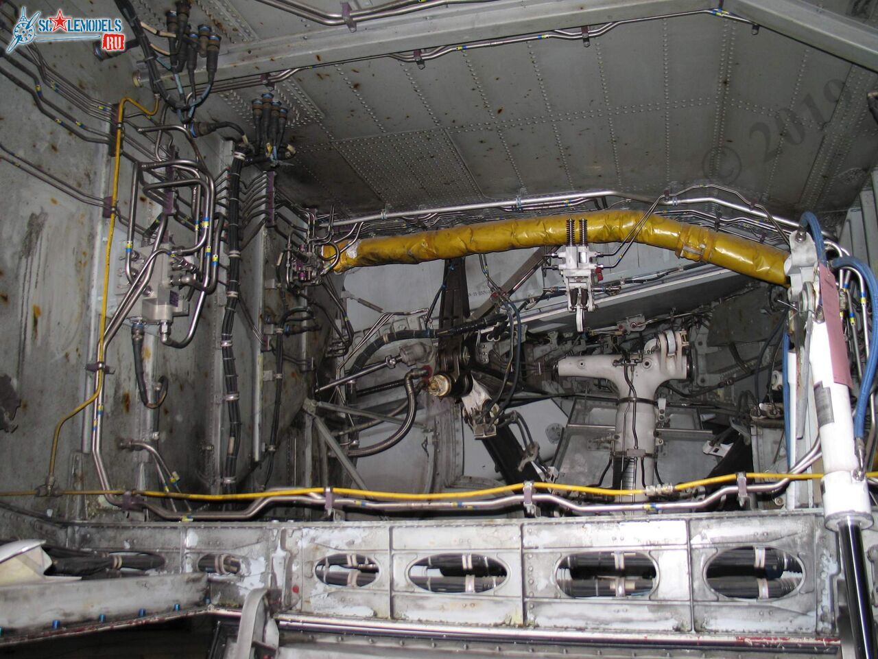SSJ-100_details_3.jpg