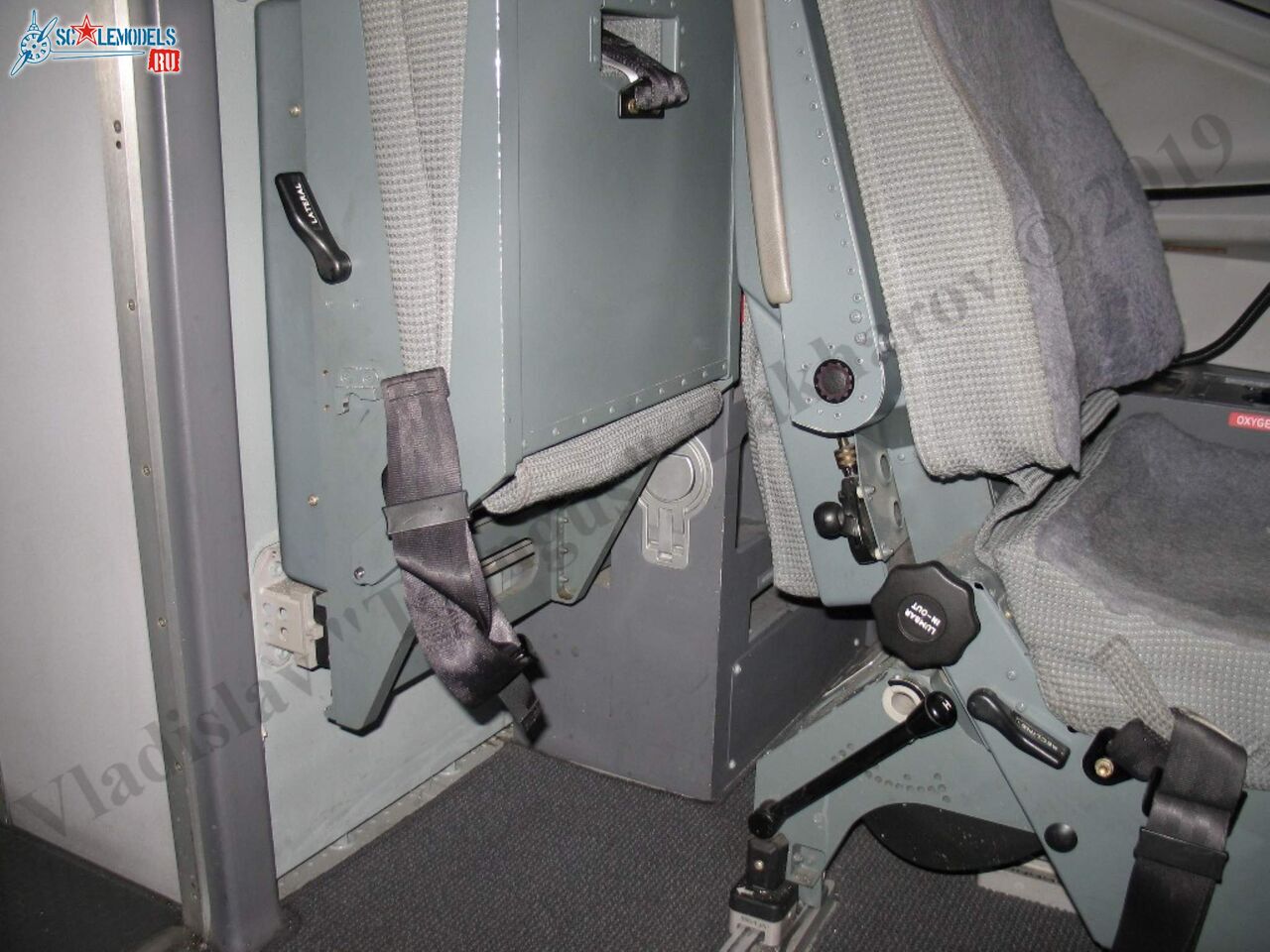 SSJ-100_details_40.jpg