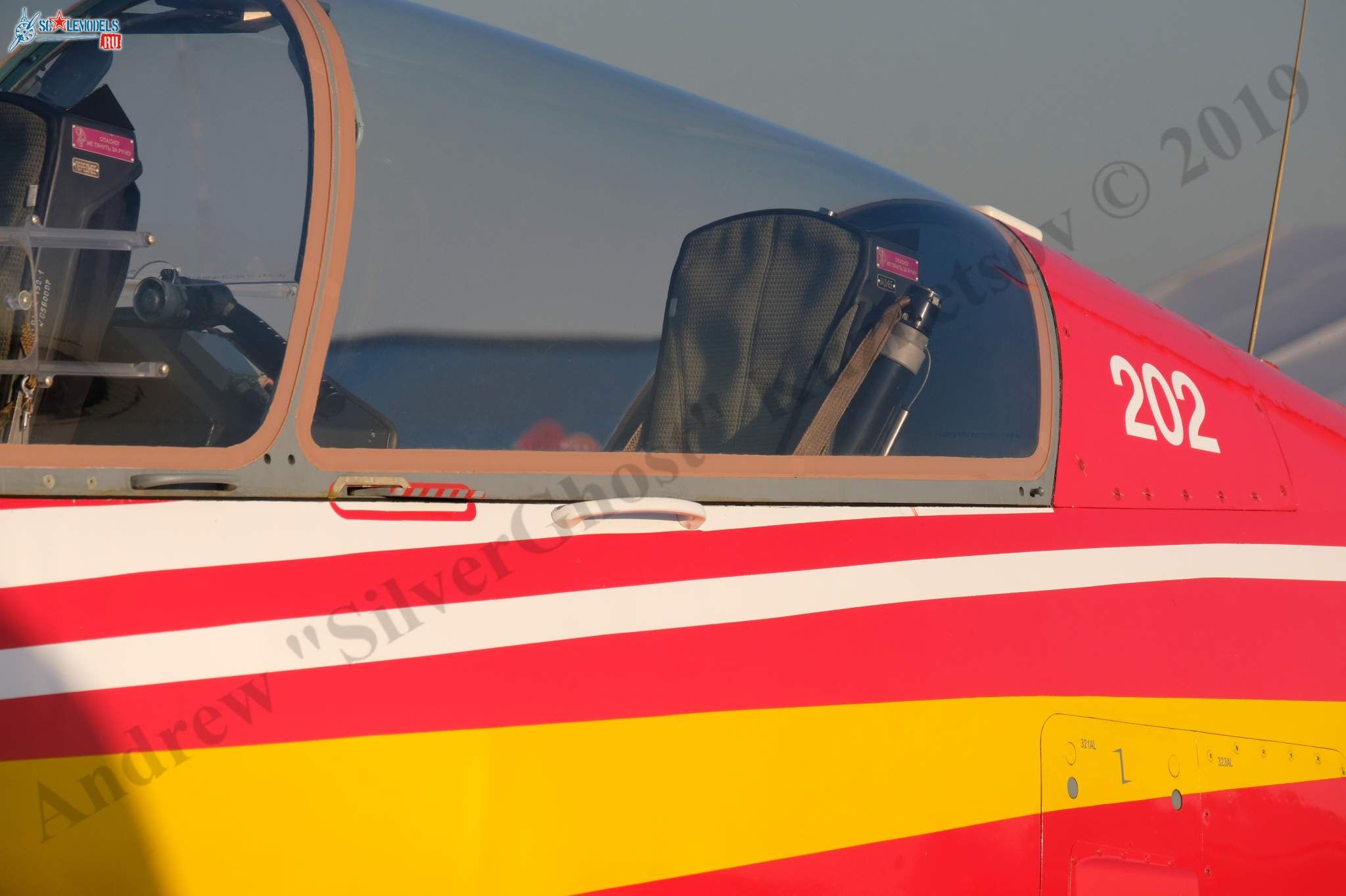 Yak-152_93.jpg