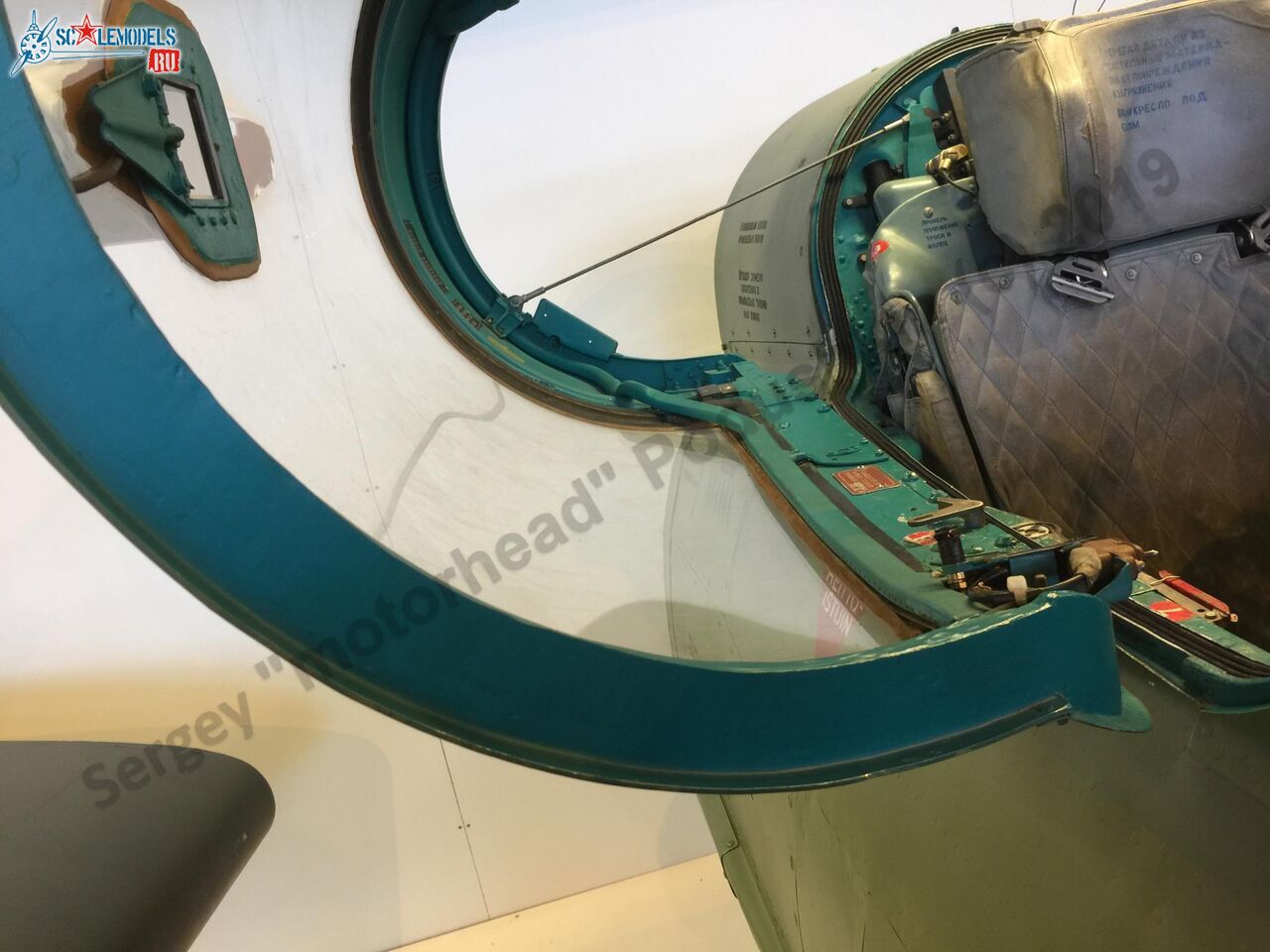 MiG-21bis_cockpit_7.jpg