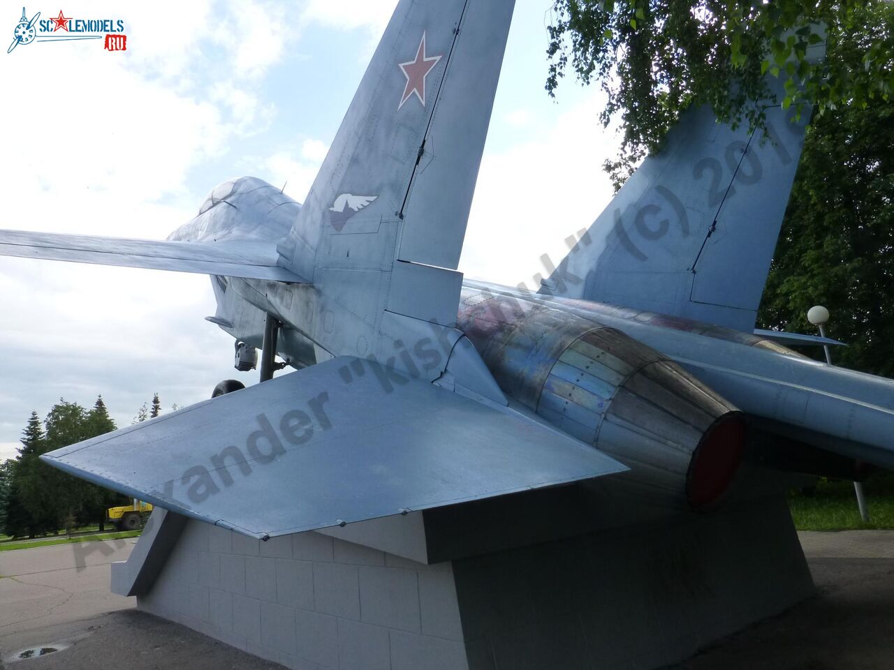 Su-27UB_Ufa_13.jpg