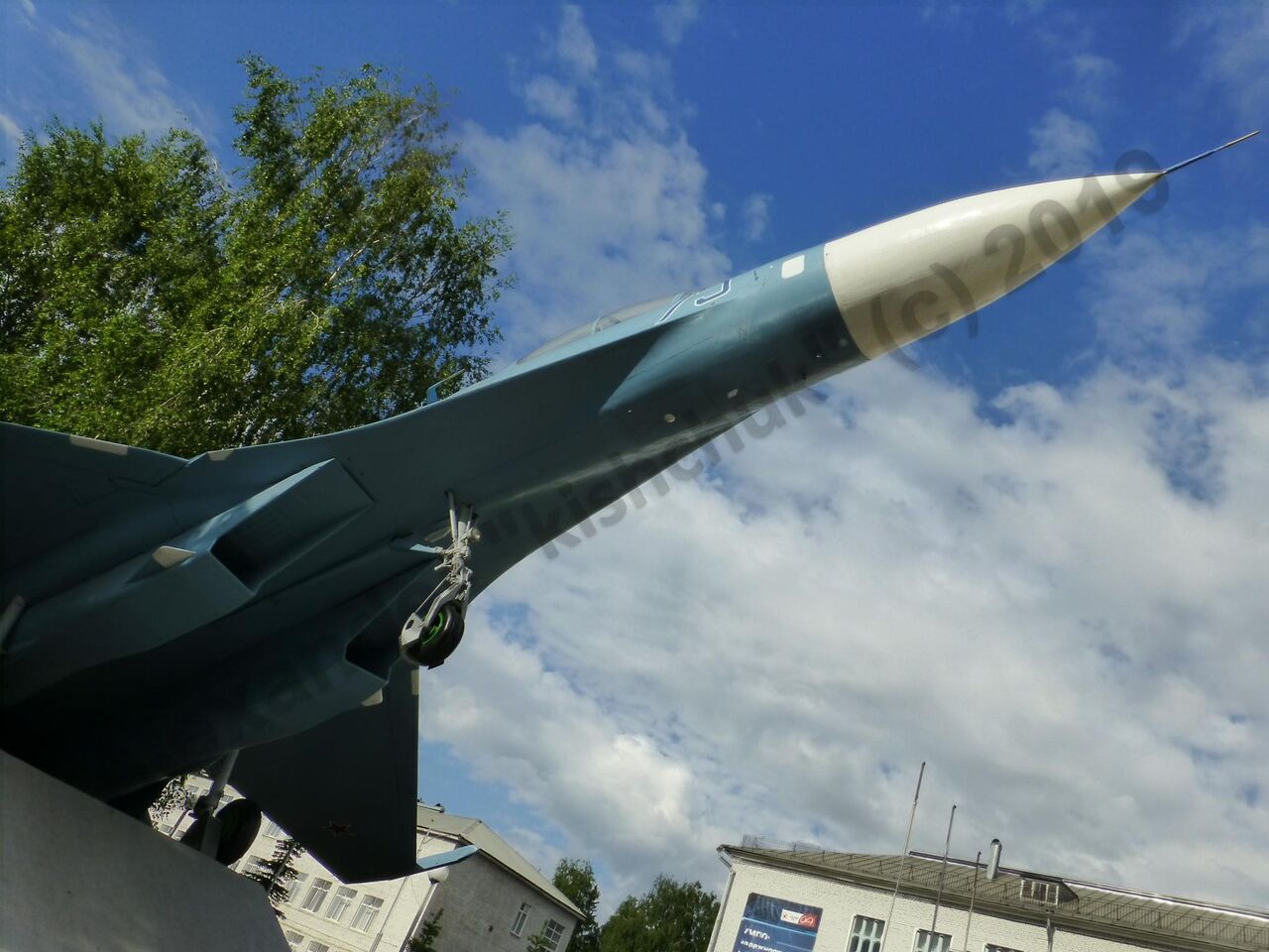 Su-27UB_Ufa_47.jpg