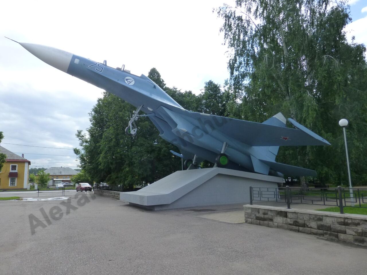 Su-27UB_Ufa_48.jpg