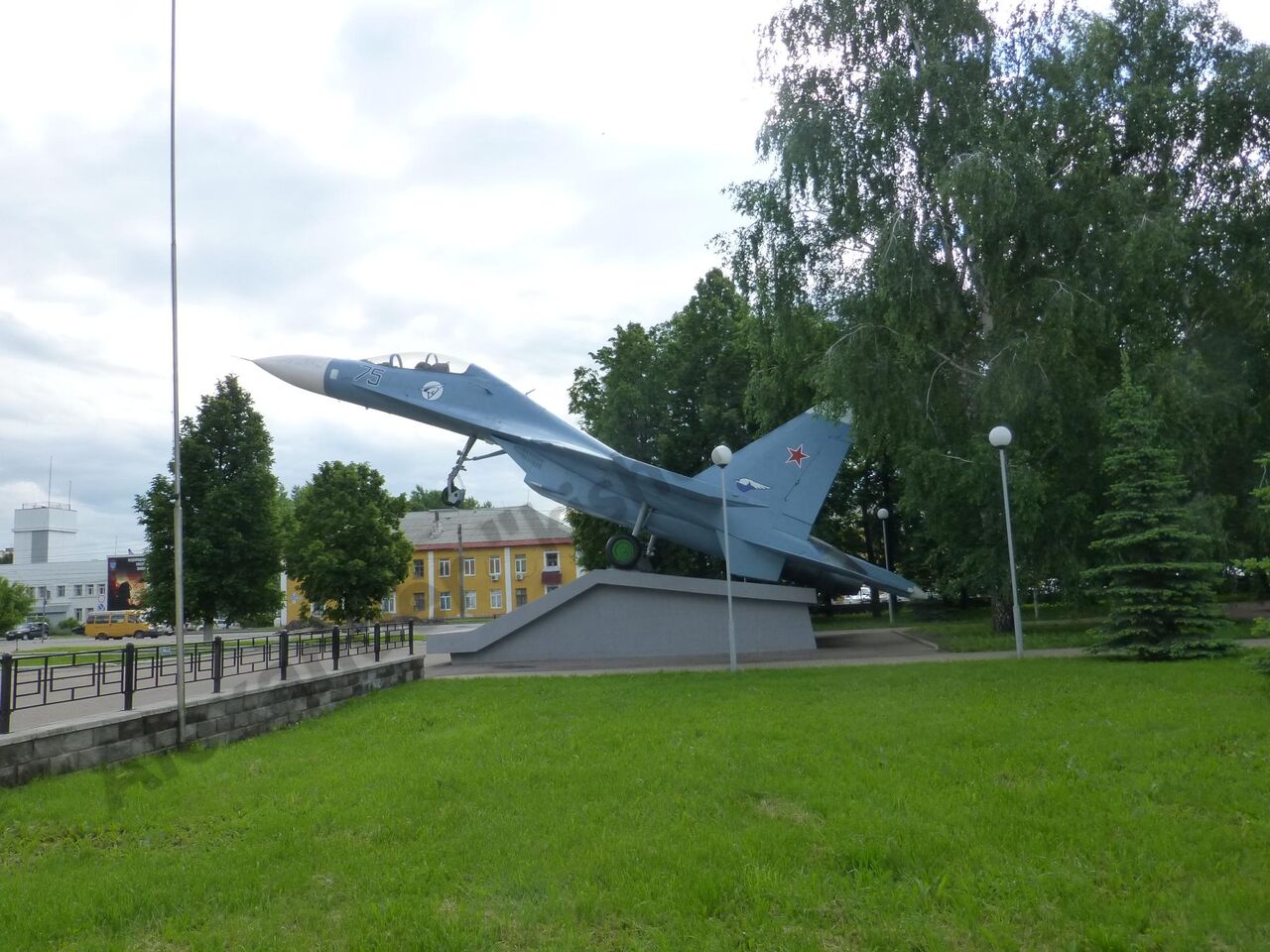 Su-27UB_Ufa_49.jpg