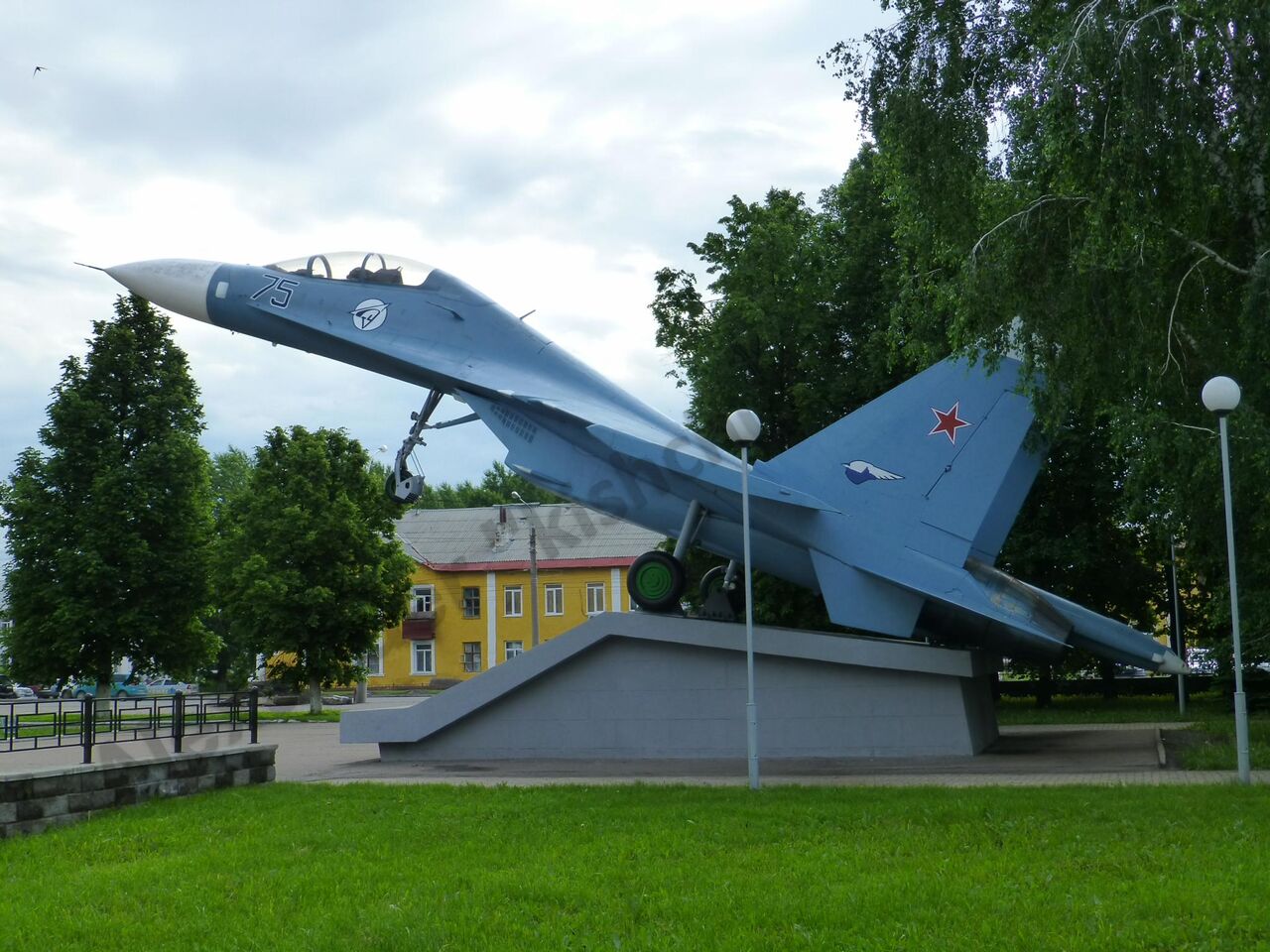 Su-27UB_Ufa_50.jpg