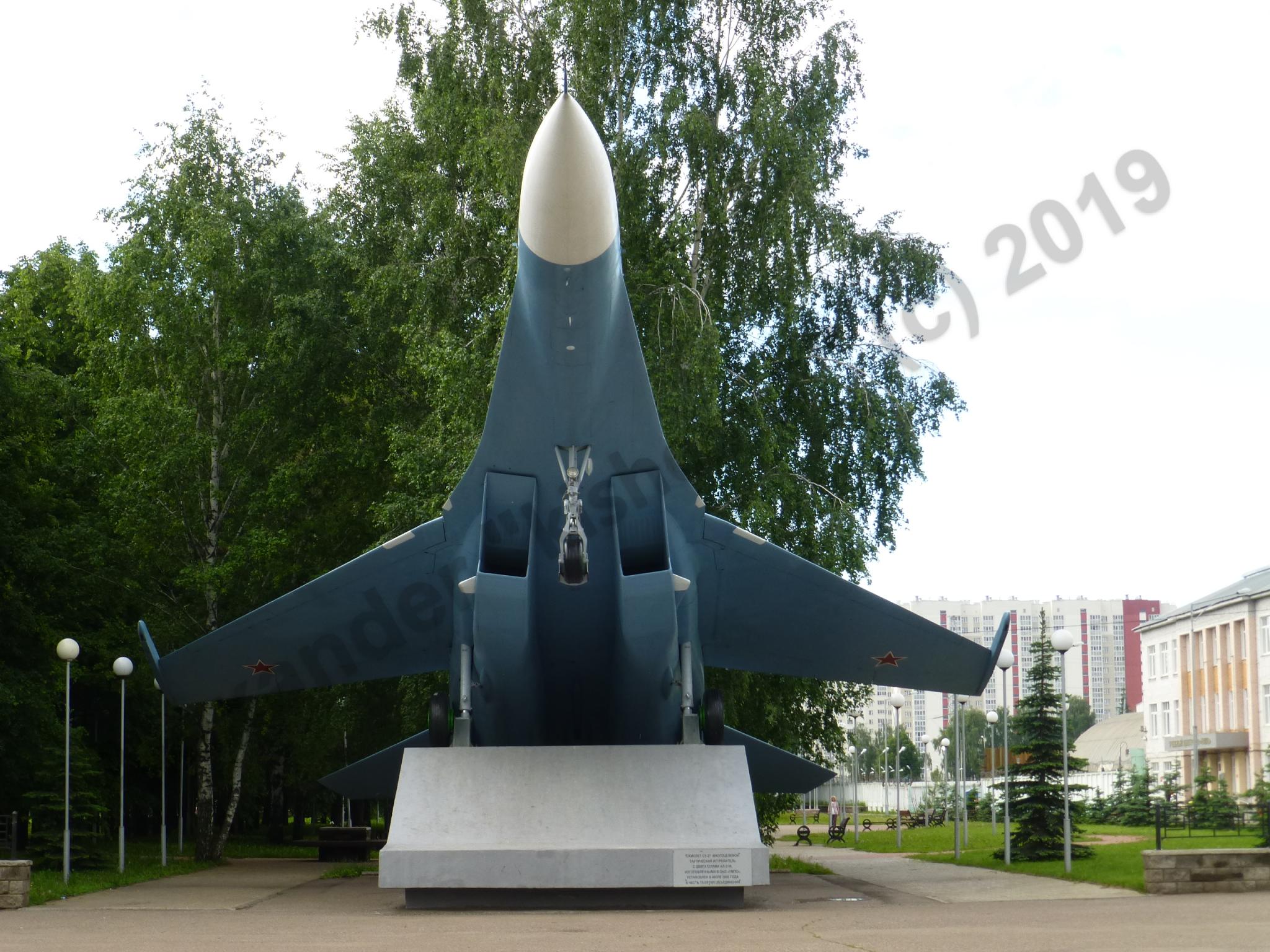 Su-27UB_Ufa_55.jpg