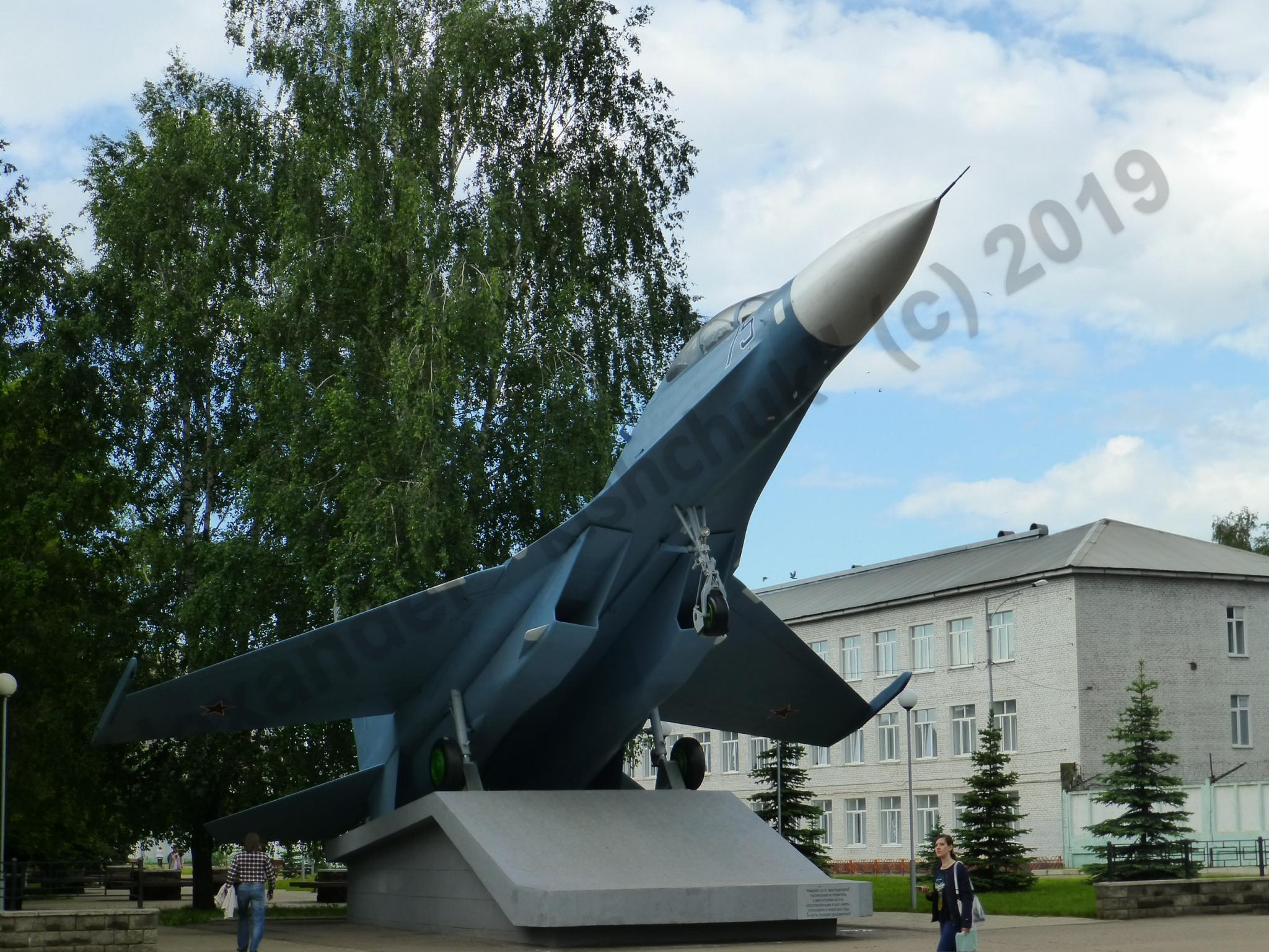 Su-27UB_Ufa_56.jpg