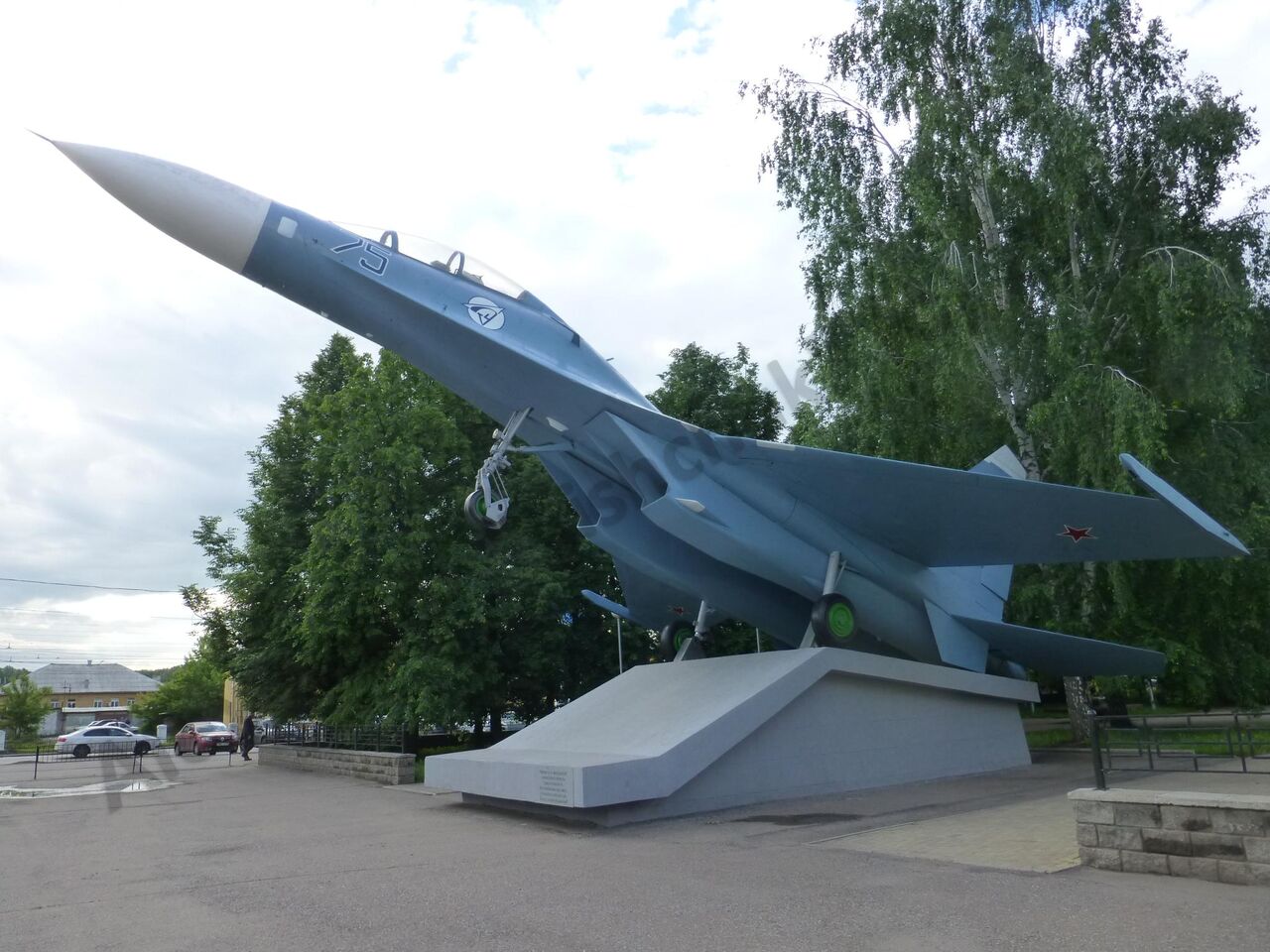 Su-27UB_Ufa_7.jpg