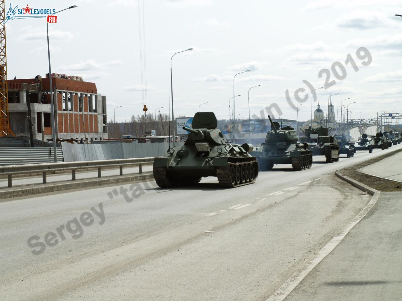 Retro_parade_Yekaterinburg_2019_1.jpg