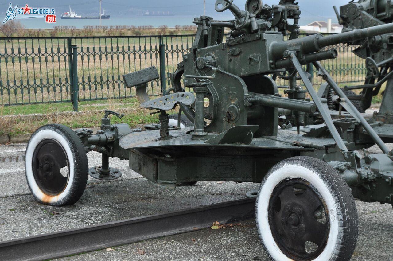 37-mm_AA-gun_61-K_132.jpg