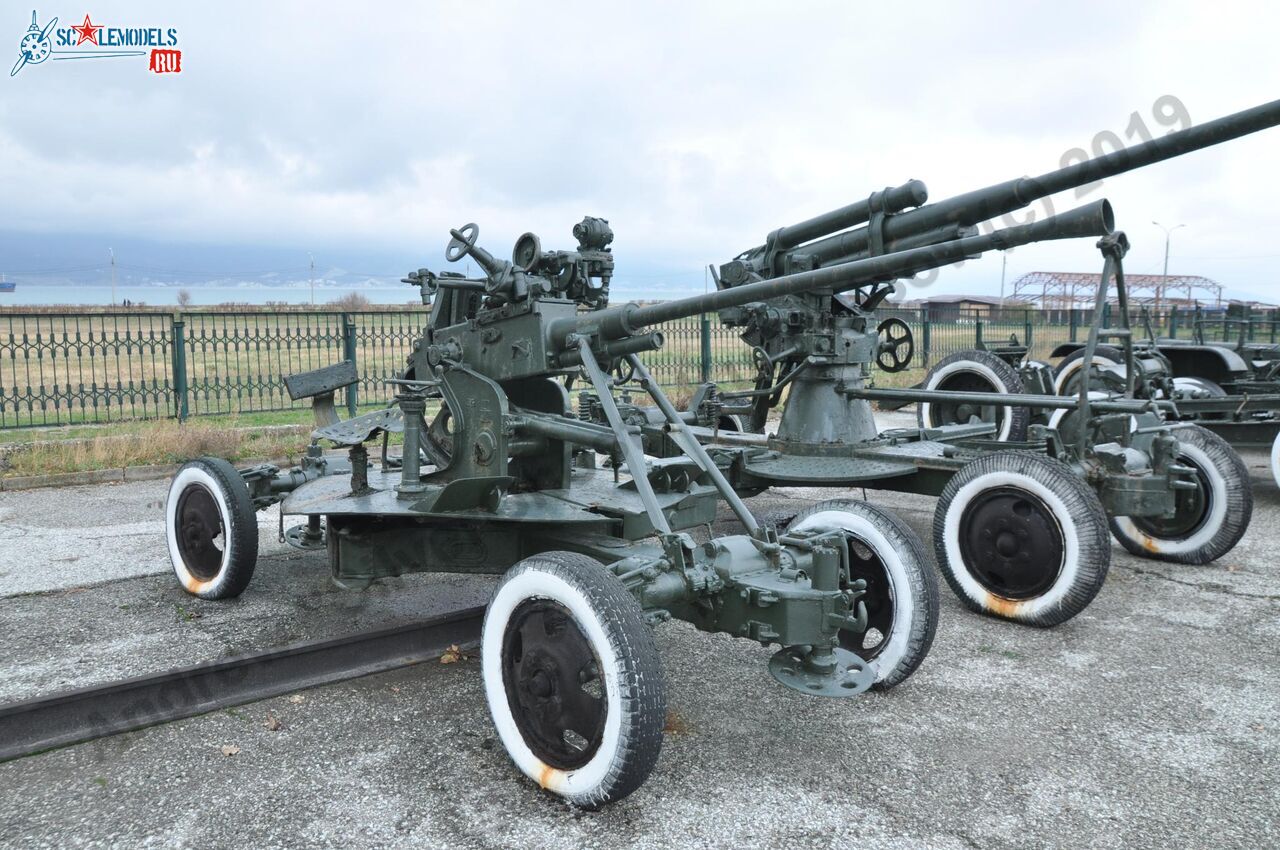 37-mm_AA-gun_61-K_15.jpg