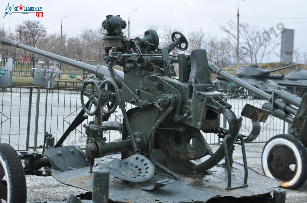 37-mm_AA-gun_61-K_2.jpg