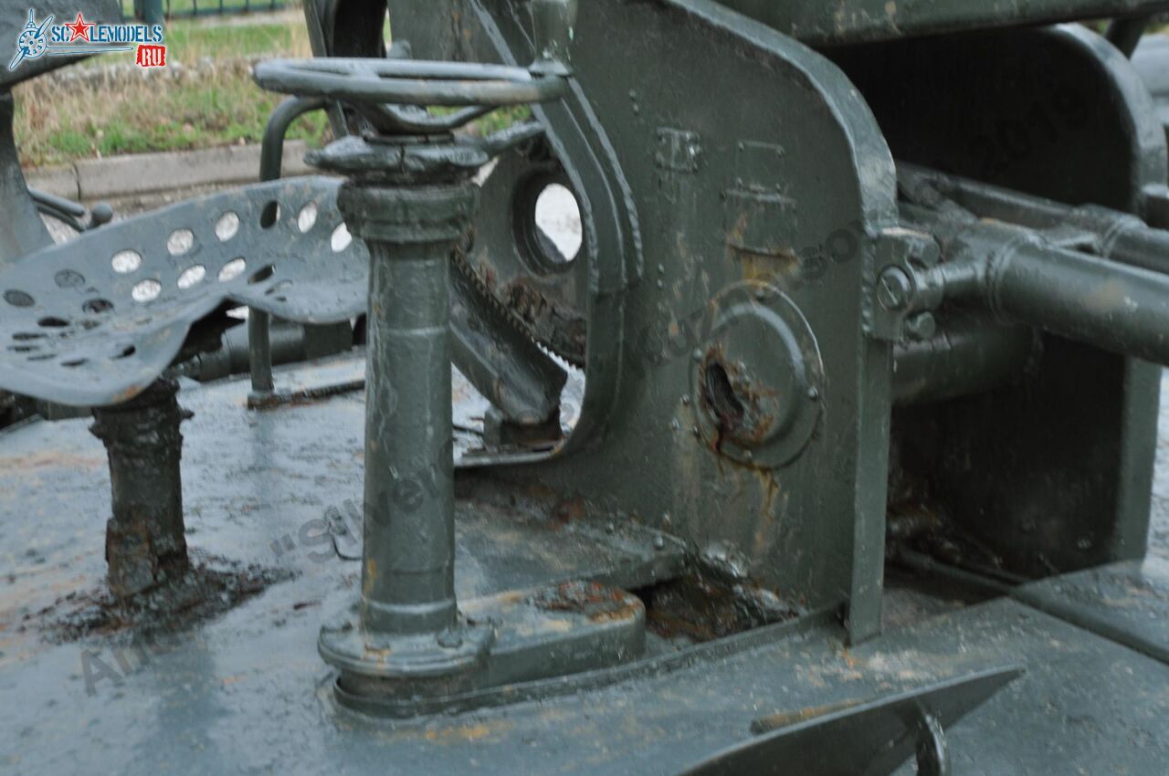 37-mm_AA-gun_61-K_28.jpg