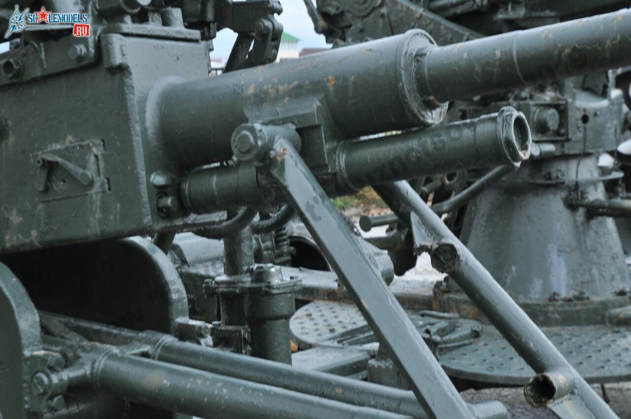 37-mm_AA-gun_61-K_32.jpg