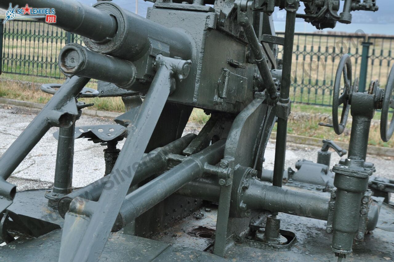 37-mm_AA-gun_61-K_77.jpg