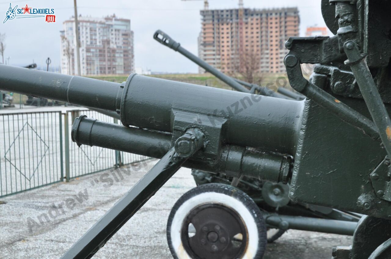 37-mm_AA-gun_61-K_97.jpg