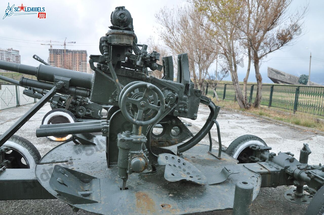 37-mm_AA-gun_61-K_98.jpg