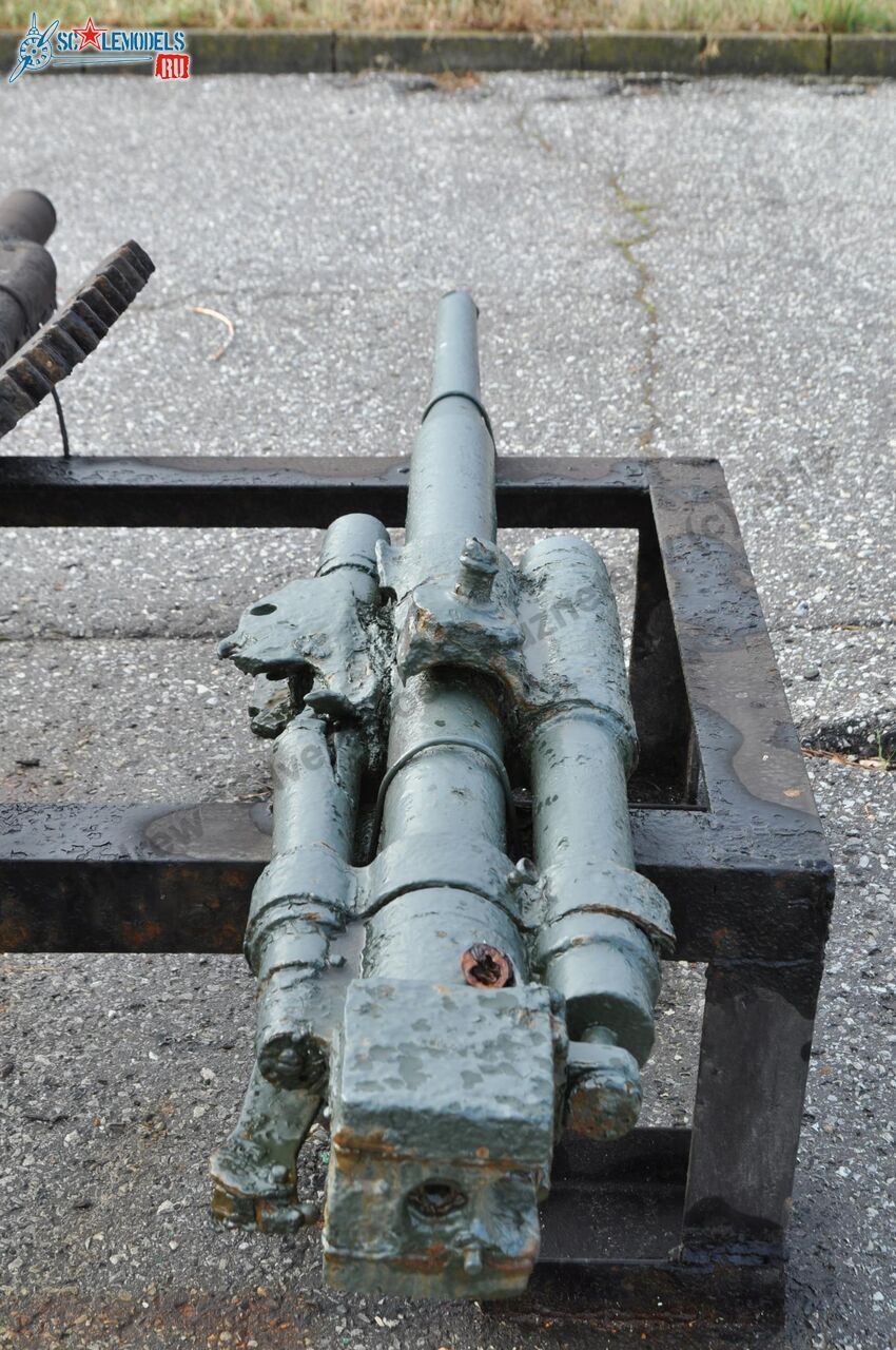 45-mm_naval_gun_7.jpg