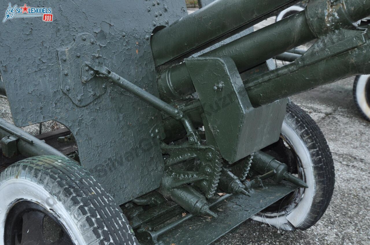 76-mm_ZiS-3_Mod_1942_68.jpg