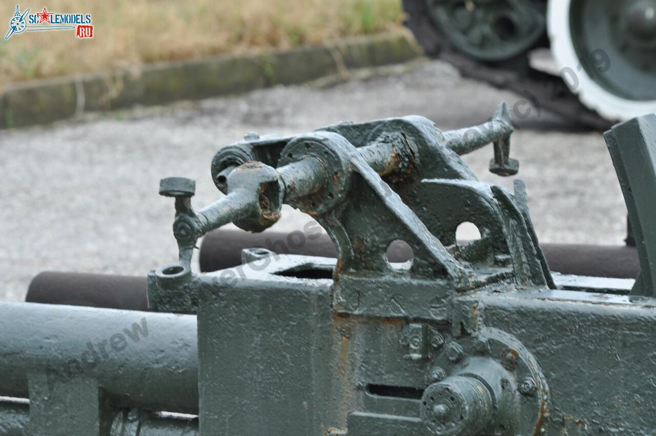 37-mm_AA-gun_tug_Gruz_50.jpg