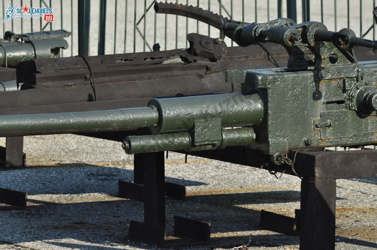 37-mm_AA-gun_tug_Gruz_7.jpg