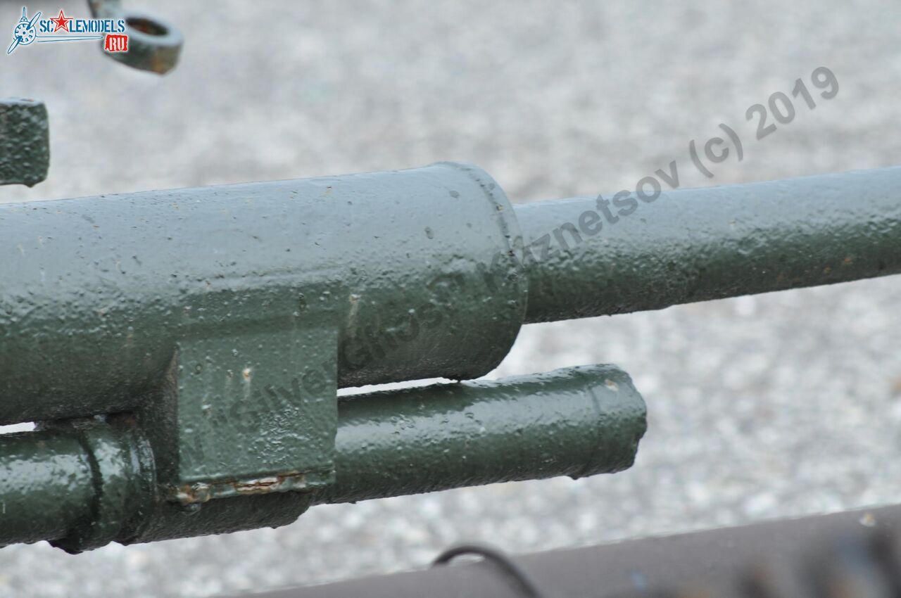 37-mm_AA-gun_tug_Gruz_79.jpg