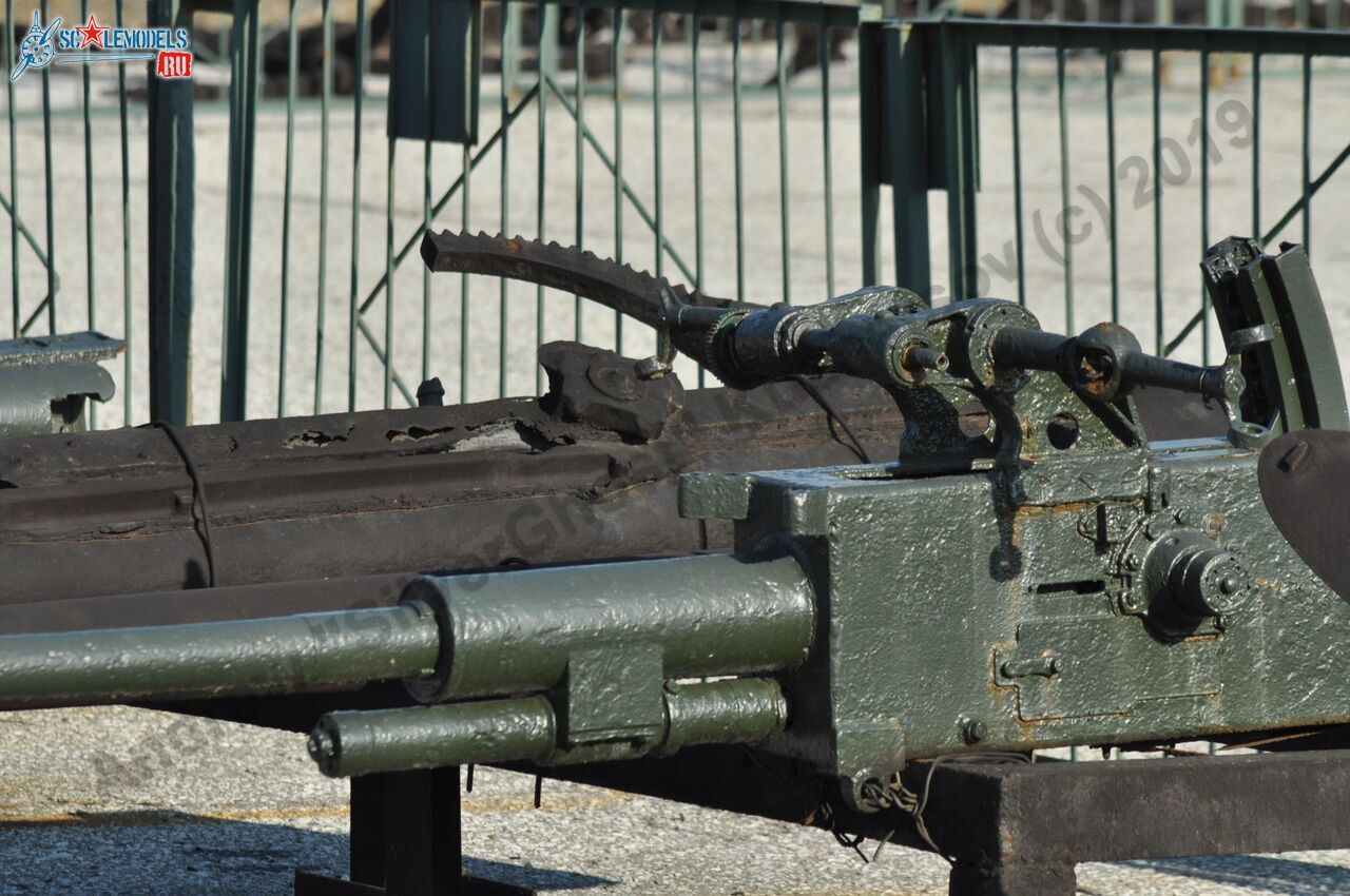 37-mm_AA-gun_tug_Gruz_9.jpg