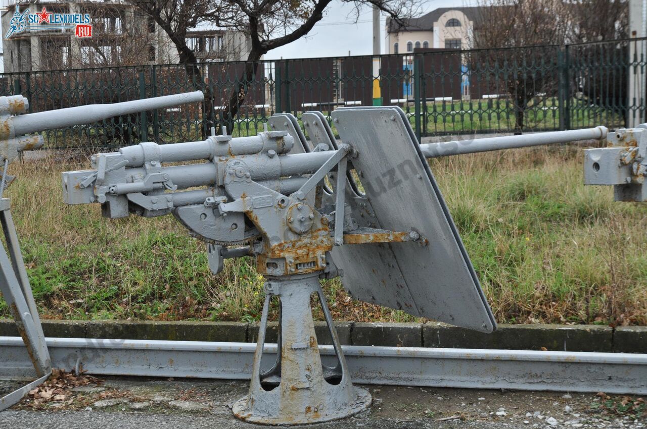 45-mm_AA-gun_21-KM_107.jpg