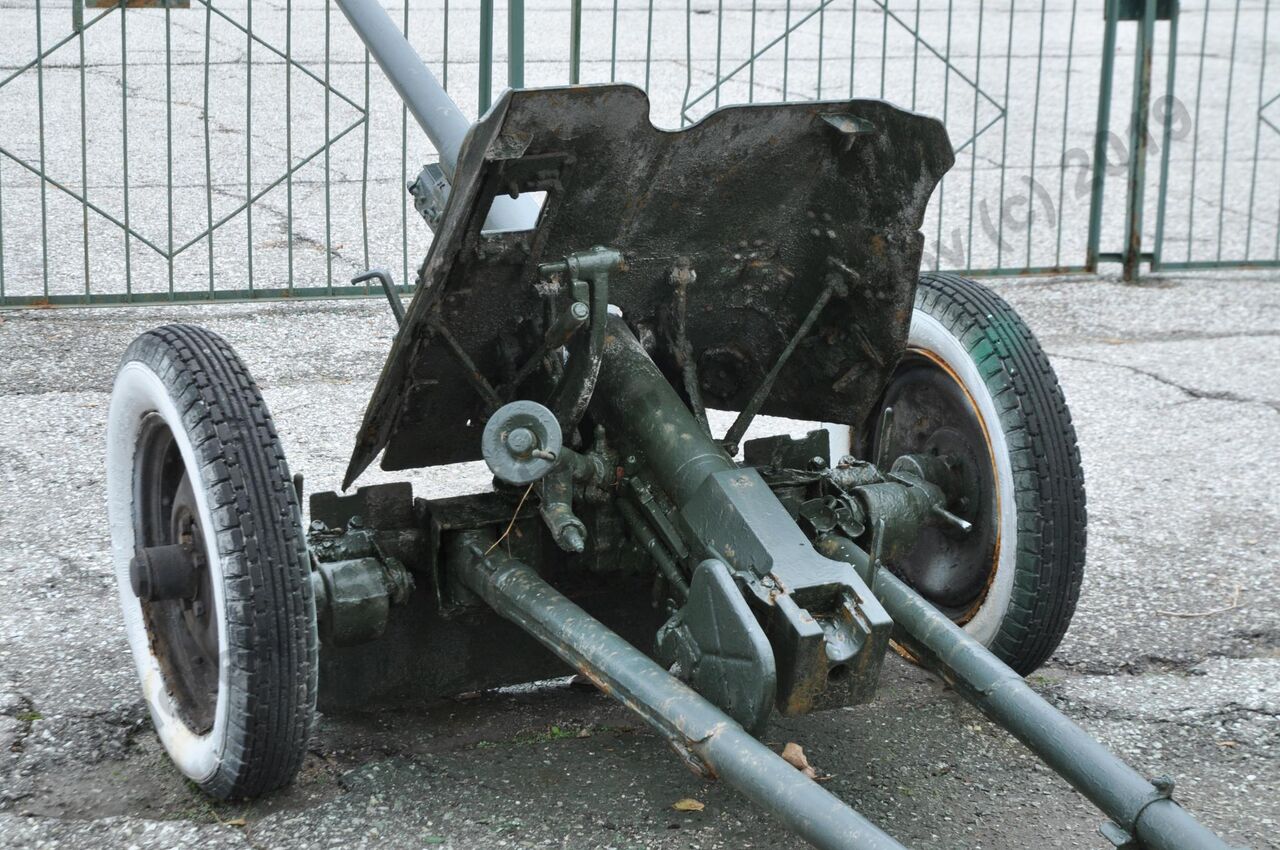 45-mm_anti-tank_gun_M-42_25.jpg