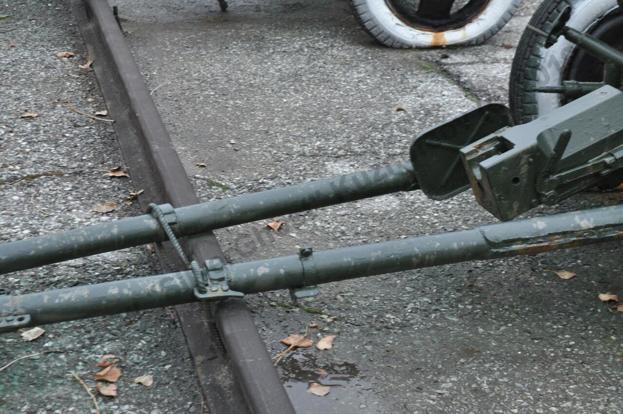 45-mm_anti-tank_gun_M-42_35.jpg