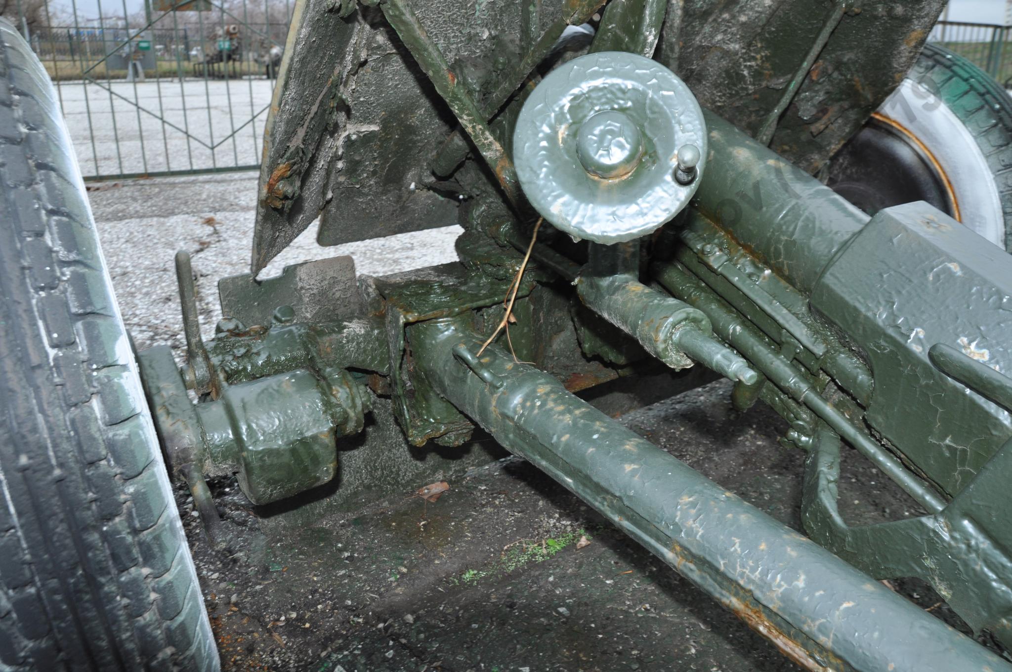 45-mm_anti-tank_gun_M-42_52.jpg