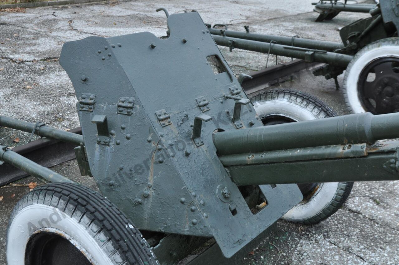 45-mm_anti-tank_gun_M-42_71.jpg