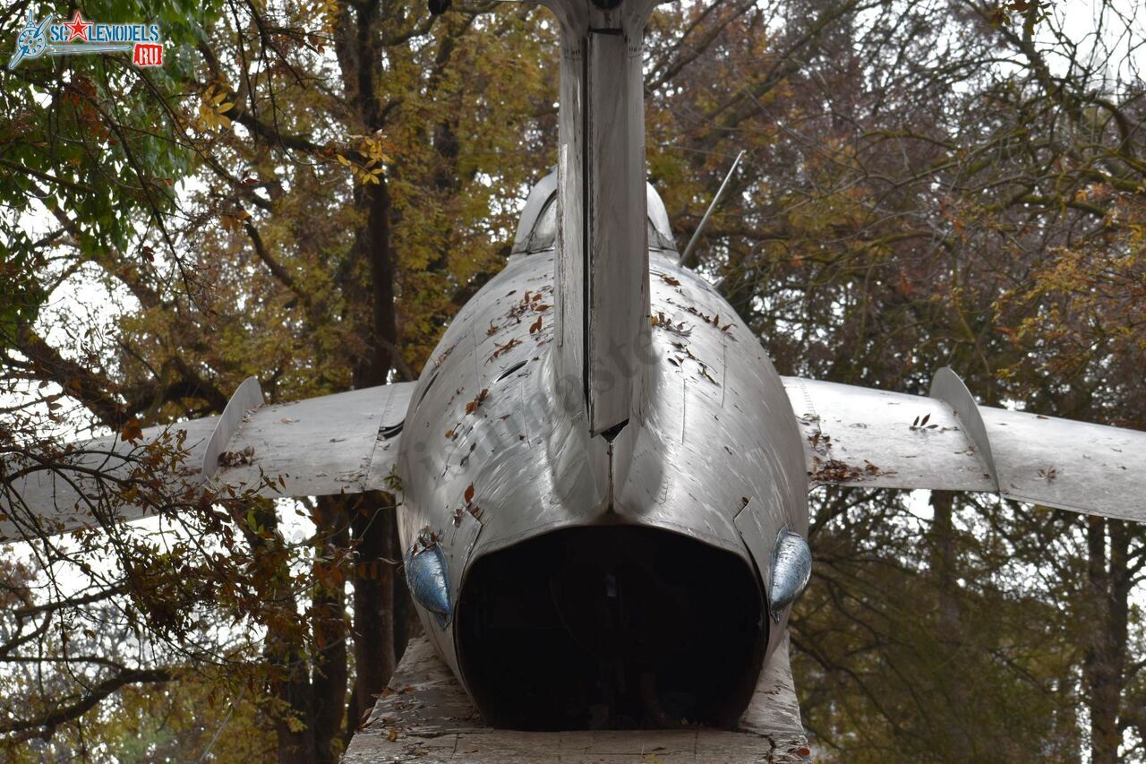 MiG-17PF_Gvardeyskoye_22.jpg