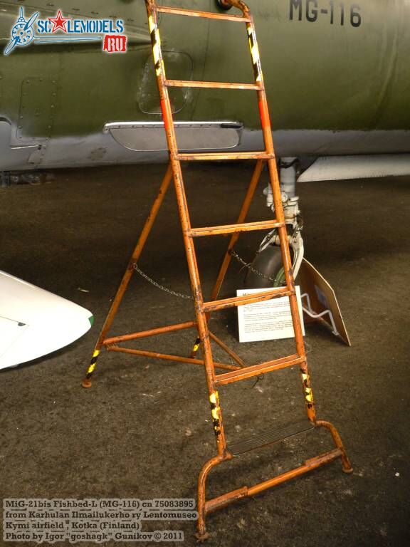 MiG-21bis (22).JPG