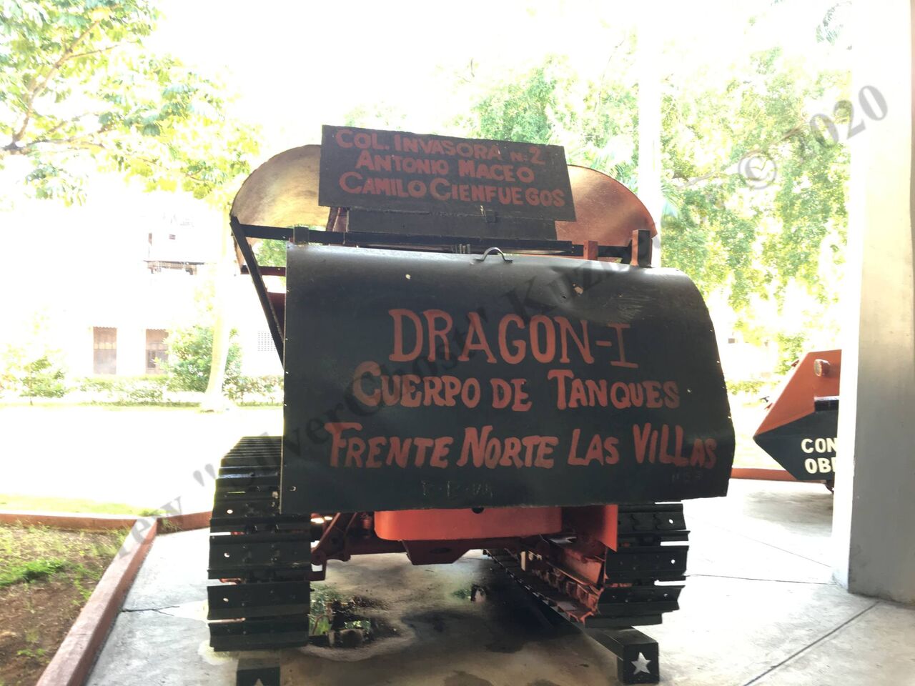 tractor_Dragon-1_95.jpg