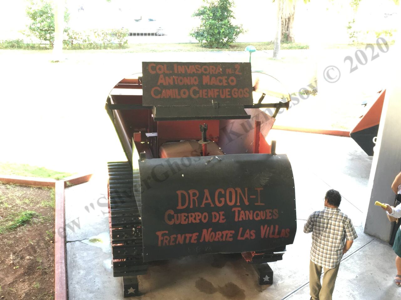 tractor_Dragon-1_98.jpg