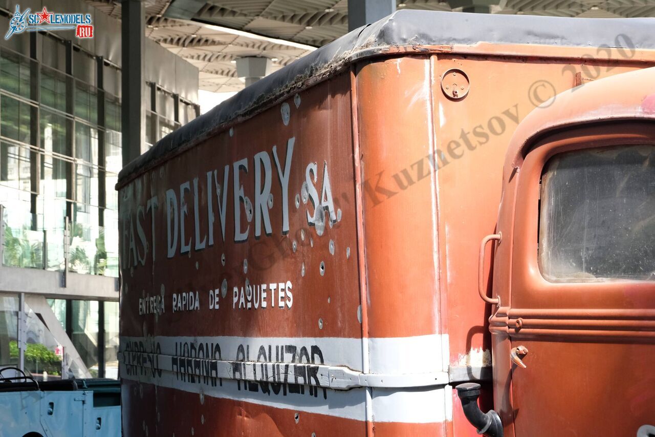 Ford_COE_1937_11.jpg